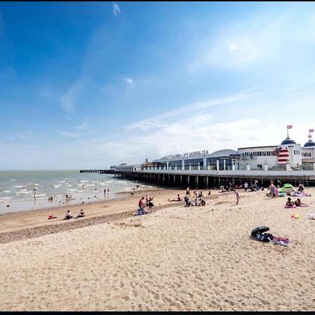 Privately Owned Stunning Caravan Seawick Holiday Park St Osyth Jaywick Sands ภายนอก รูปภาพ