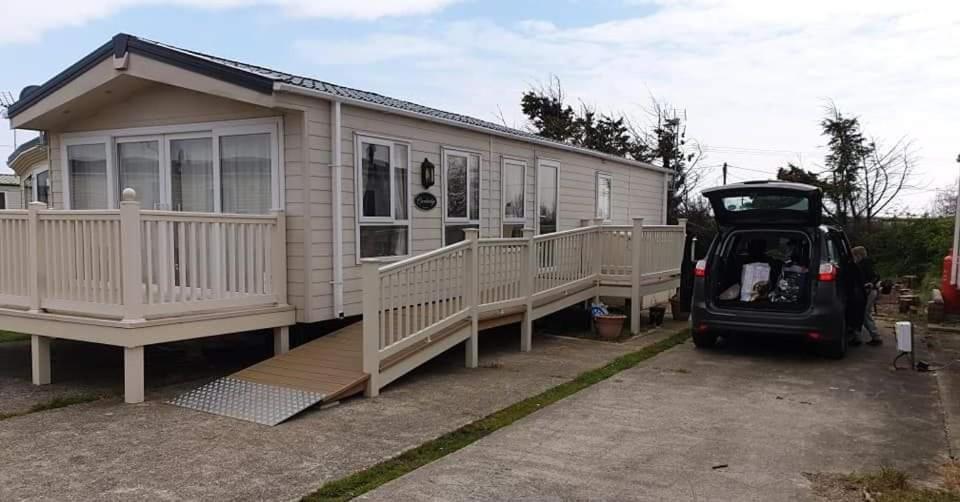 Privately Owned Stunning Caravan Seawick Holiday Park St Osyth Jaywick Sands ภายนอก รูปภาพ