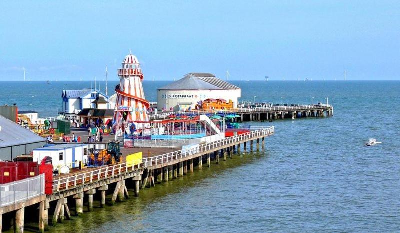 Privately Owned Stunning Caravan Seawick Holiday Park St Osyth Jaywick Sands ภายนอก รูปภาพ