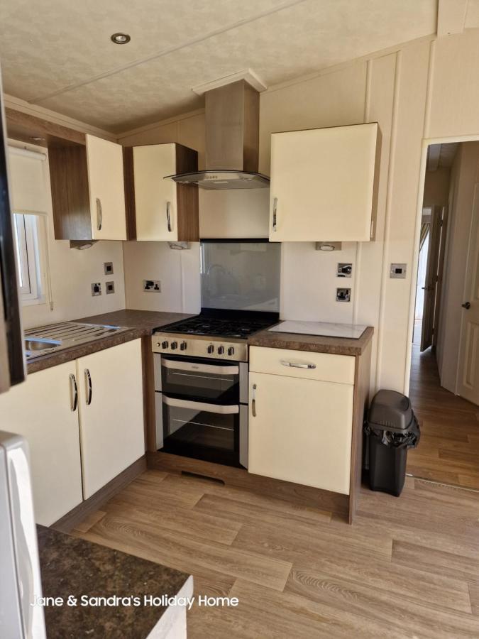 Privately Owned Stunning Caravan Seawick Holiday Park St Osyth Jaywick Sands ภายนอก รูปภาพ