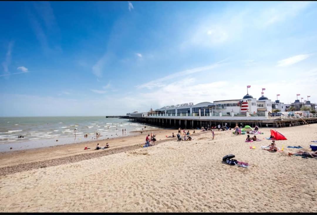 Privately Owned Stunning Caravan Seawick Holiday Park St Osyth Jaywick Sands ภายนอก รูปภาพ